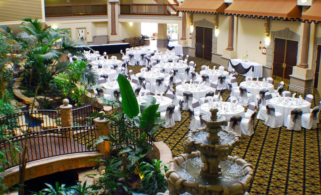 Radisson Hotel El Paso Airport Restaurant photo